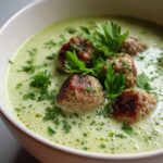 Kohlrabi Suppe mit Fleischklösschen