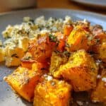 Kürbis und Schafskäse aus dem Ofen