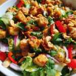 Würziger Hähnchensalat mit Honig-Chili-Dressing