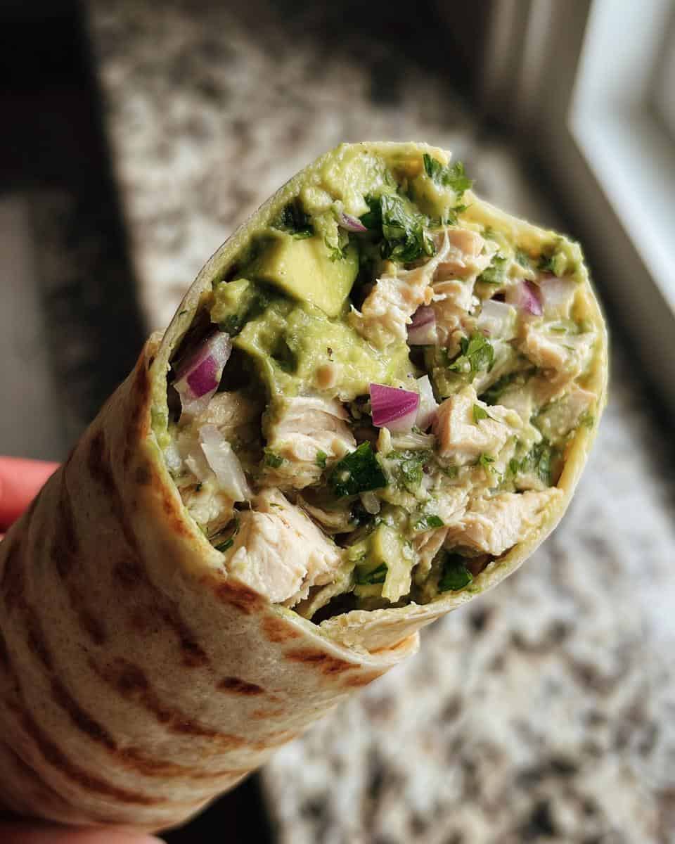 Avocado-Hähnchen-Salat-Wrap: Der erschreckend leckere Hit