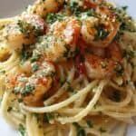 Spaghetti mit Garnelen in Knoblauch-Sahnesauce