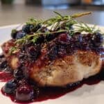 Hähnchen mit Blaubeeren und Thymian