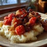 Perfekte Karamellzwiebeln auf Cremigem Püree & Süßen Ofentomaten