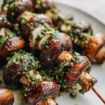 Pilzspieße mit Kräutern und Marinade