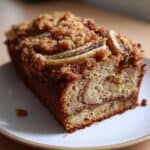 Veganes Zimt-Strudel Bananenbrot mit Streusel genießen