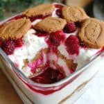 Spekulatius Dessert mit Himbeeren im Glas