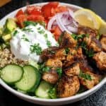Gesunde Kebab-Bowl mit hohem Eiweißgehalt