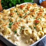 Sündiger Hähnchen Alfredo Tortellini Auflauf in 30 Min