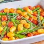 Einfaches Gnocchi Rezept mit grünem Spargel Pesto Backofen