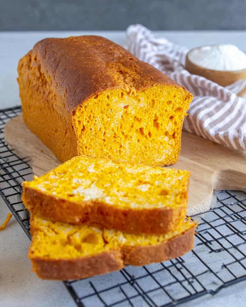 Einfaches Hokkaido Kürbisbrot Rezept mit frischer Hefe - detail 1