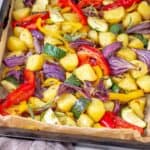 Einfaches Ofengemüse mit Kartoffeln Zucchini Paprika vom Blech