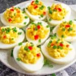 Einfaches Rezept klassische gefüllte Eier mit Mayo und Senf