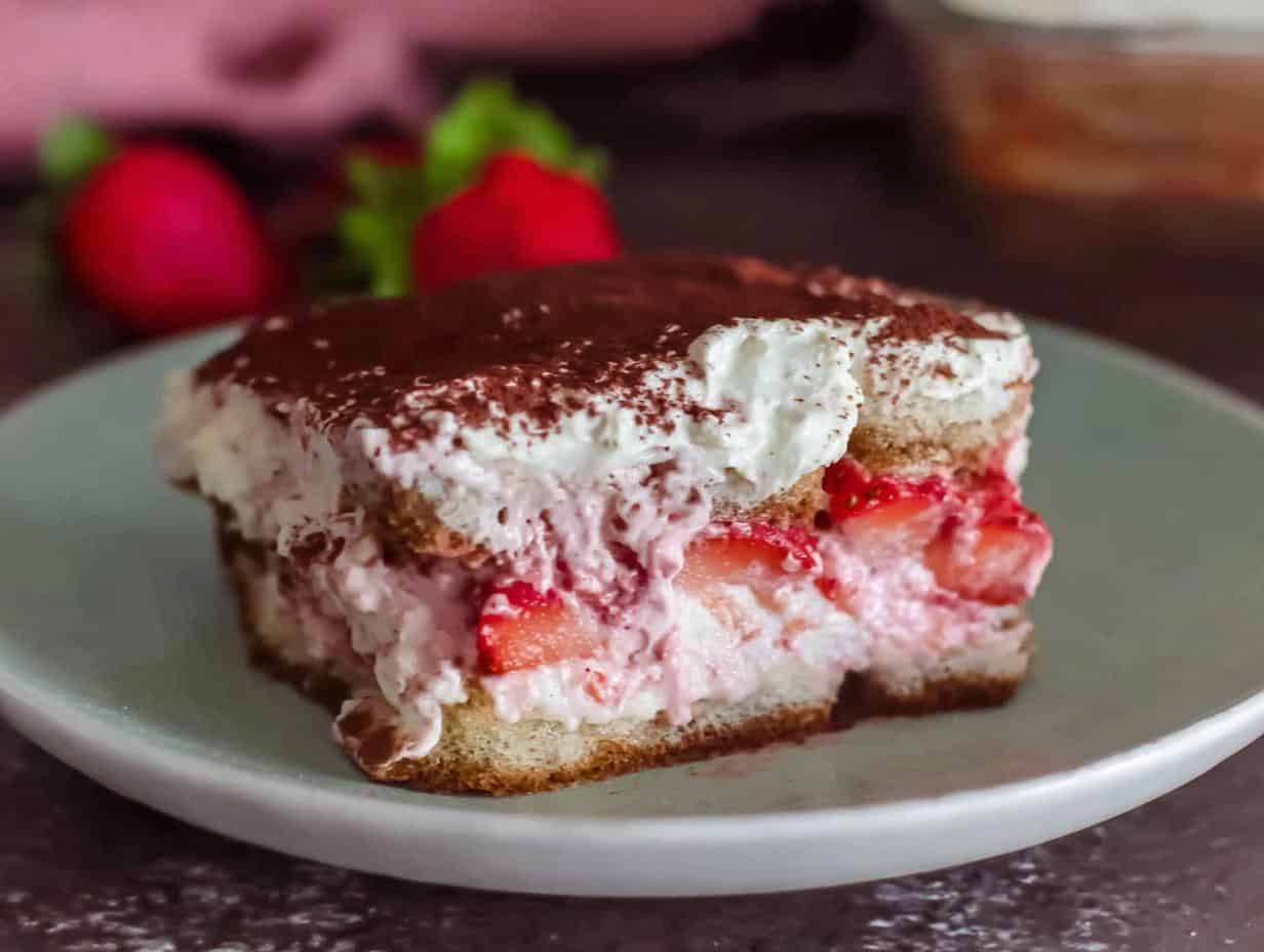 Unerhört Lecker: Erdbeer Tiramisu ohne Ei & Alkohol
