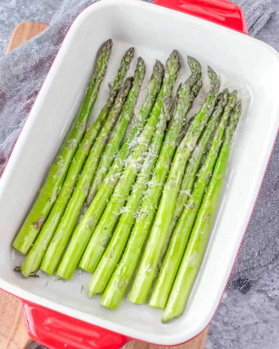 Grüner Spargel im Backofen mit Parmesan überbacken - detail 1