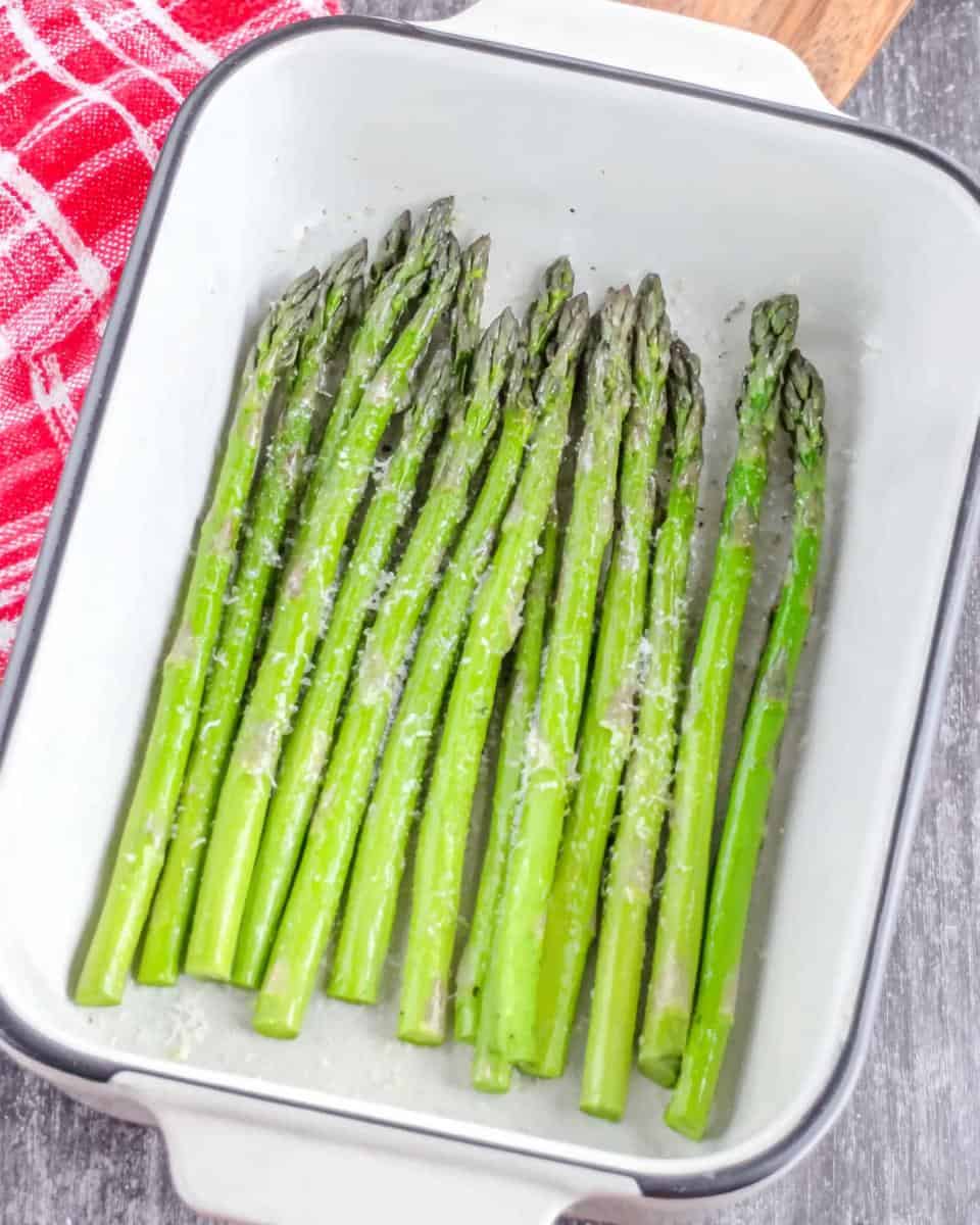 Grüner Spargel im Backofen mit Parmesan überbacken - detail 2