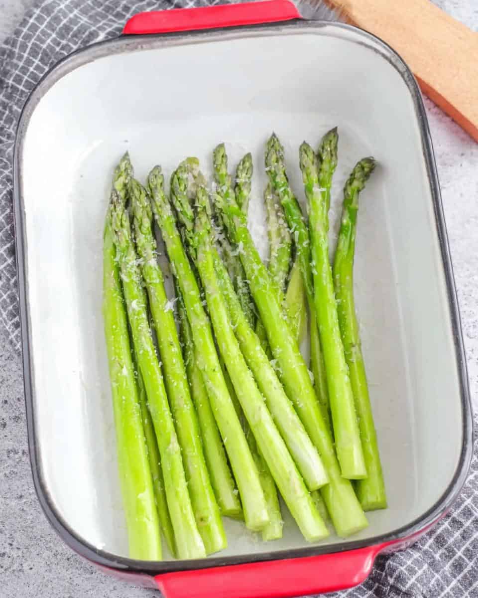 Grüner Spargel im Backofen mit Parmesan überbacken - detail 3