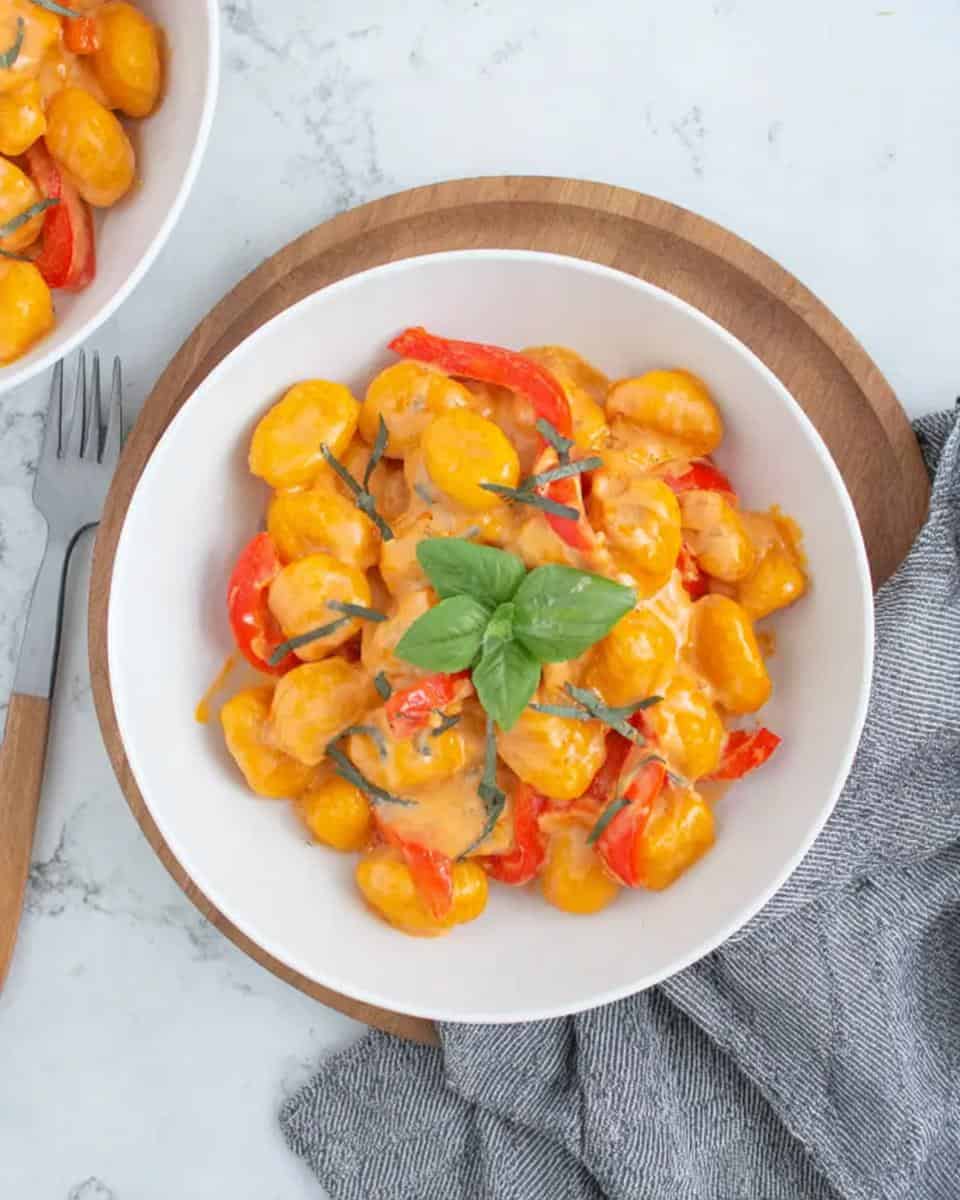 15 Minuten Gnocchi Paprika Pfanne mit cremiger Frischkäsesoße - detail 1
