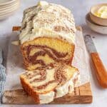 Einfacher Zimtschneckenkuchen Kastenform mit Frischkäse-Topping Rezept