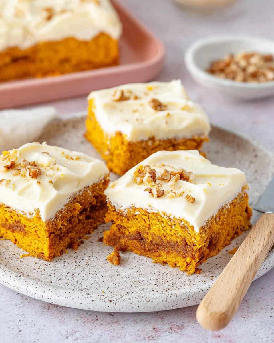 Einfacher saftiger Kürbiskuchen vom Blech mit Frischkäse - detail 2