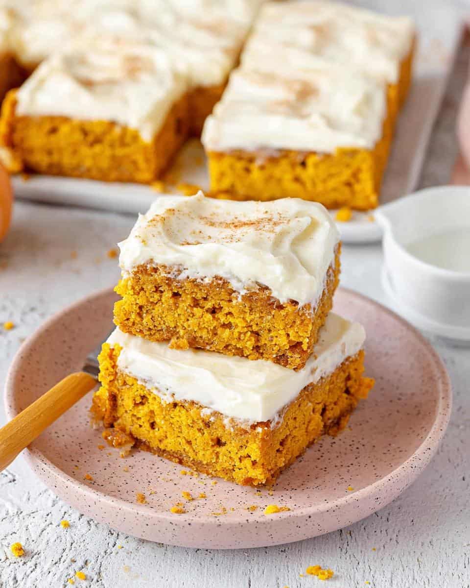 Einfacher saftiger Kürbiskuchen vom Blech mit Frischkäse - detail 3