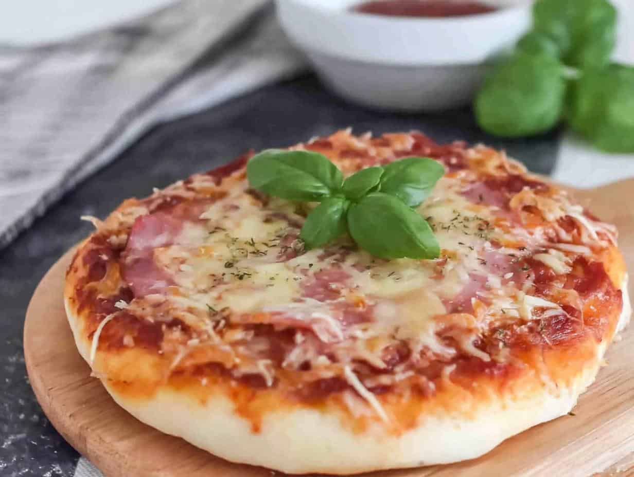 Einfaches Dinkel Pizzateig Rezept: 1 Glückliche Stunde