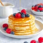 Einfaches Rezept für fluffige Buttermilch-Pancakes