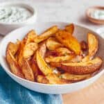 Einfaches Rezept knusprige Kartoffelspalten im Ofen