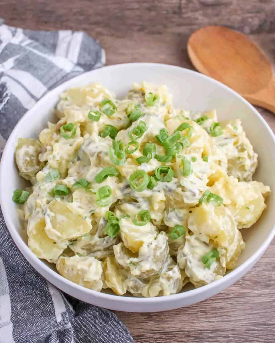 Klassischer Kartoffelsalat mit Mayonnaise und Brühe Rezept - detail 2