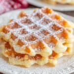 Knusprige Belgische Waffeln mit Hefe und Hagelzucker