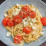 One Pot Ofen Feta Pasta mit Spaghetti