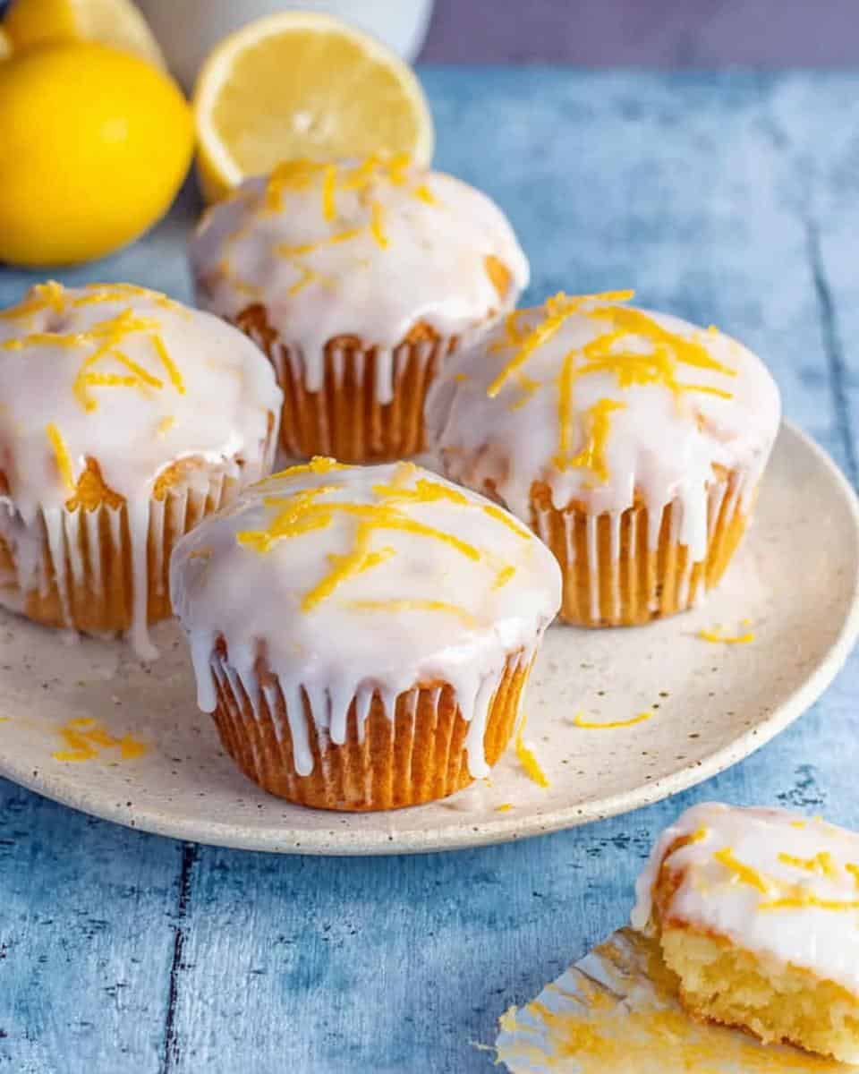 Saftige einfache Zitronenmuffins mit Öl Rezept - detail 1