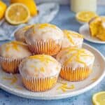 Saftige einfache Zitronenmuffins mit Öl Rezept