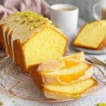 Saftiger alkoholfreier Eierlikörkuchen in der Kastenform