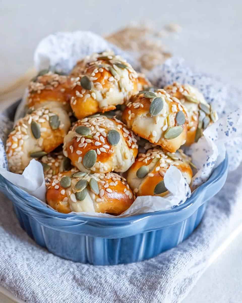 Schnelle Laugenstangen Happen mit Saaten - detail 1