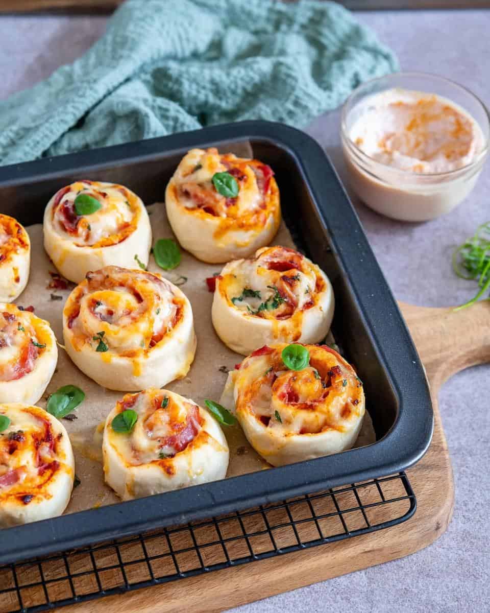 Schnelle Pizzabrötchen ohne Hefe in 20 Minuten - detail 2