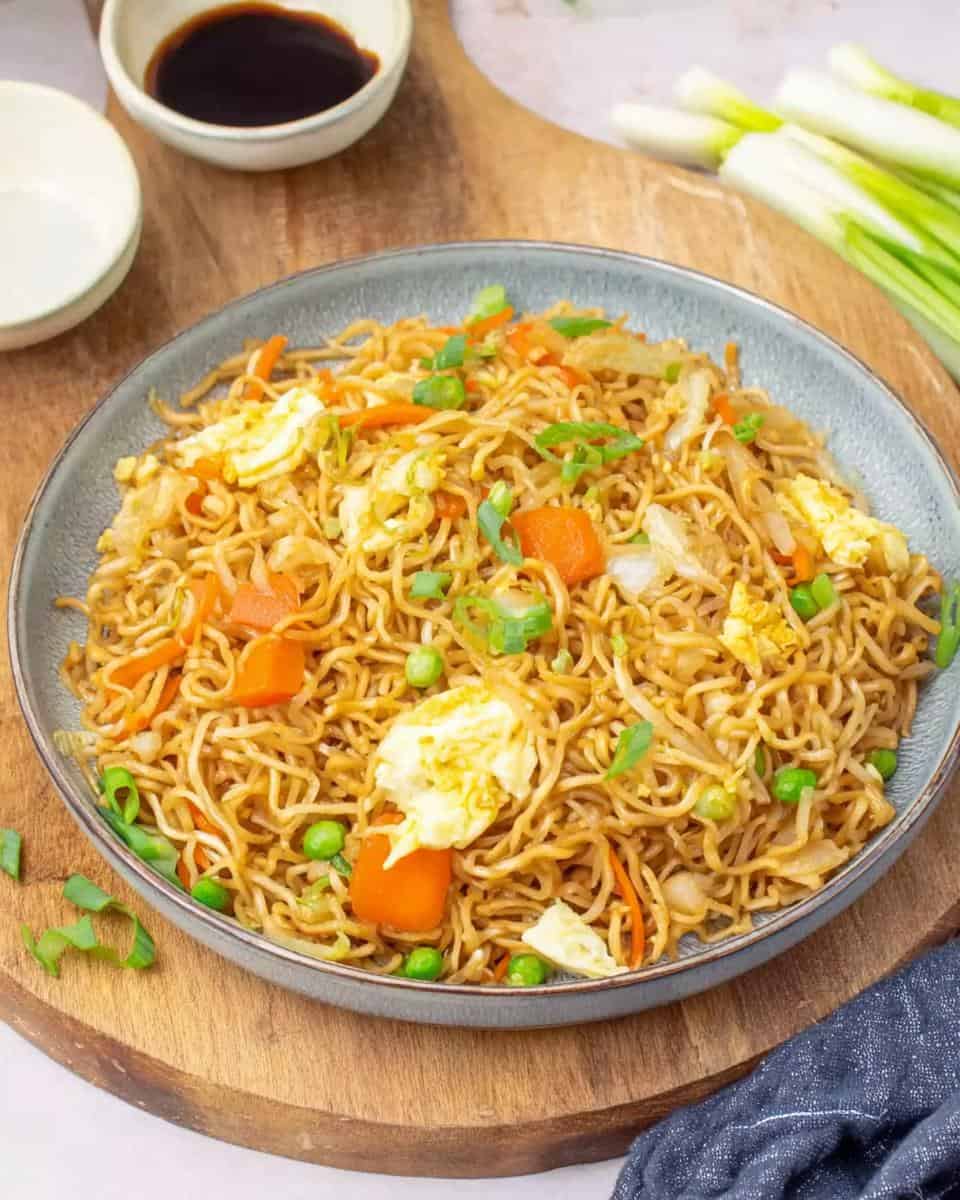 Schnelles Rezept chinesische gebratene Nudeln mit Ei und Gemüse - detail 1