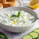 Schnelles Tzatziki Rezept mit griechischem Joghurt