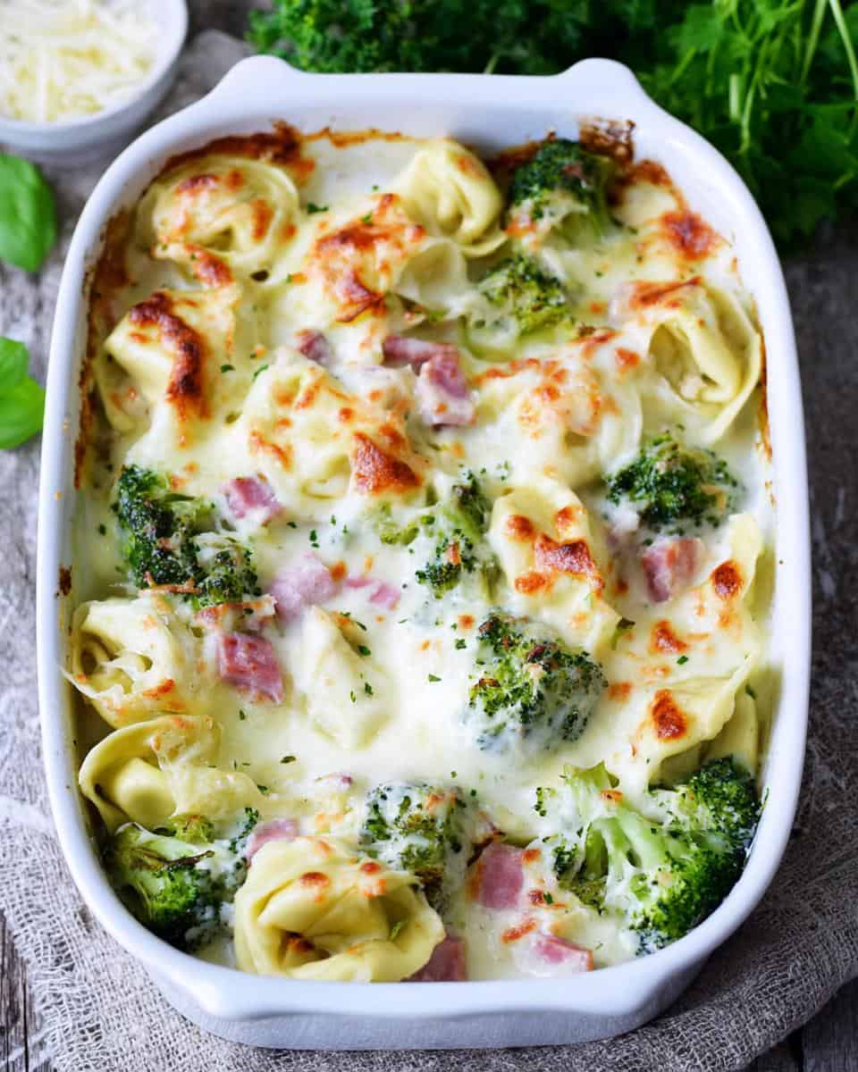 Tortellini Auflauf mit Brokkoli Schinken Käse Sahne Soße Rezept - detail 1